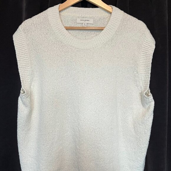 Banana Republic Factory- Bouclé Pullover Sweater Sleeveless - Picture 4 of 4